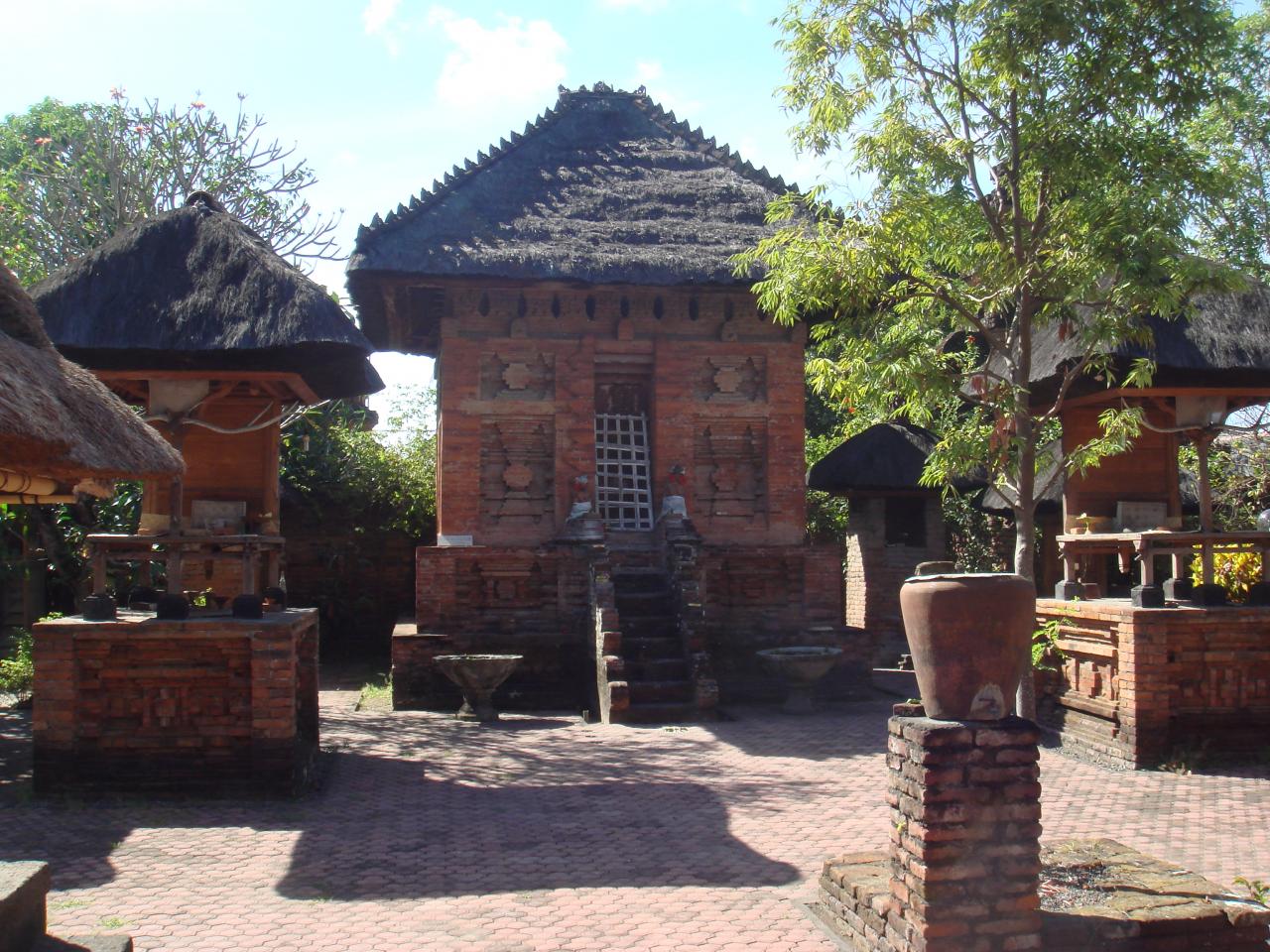 Bali Pura Maospahit 