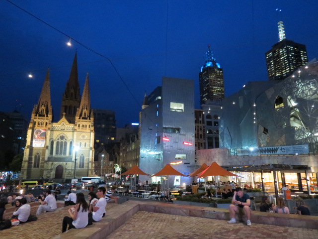 Melbourne by night 22